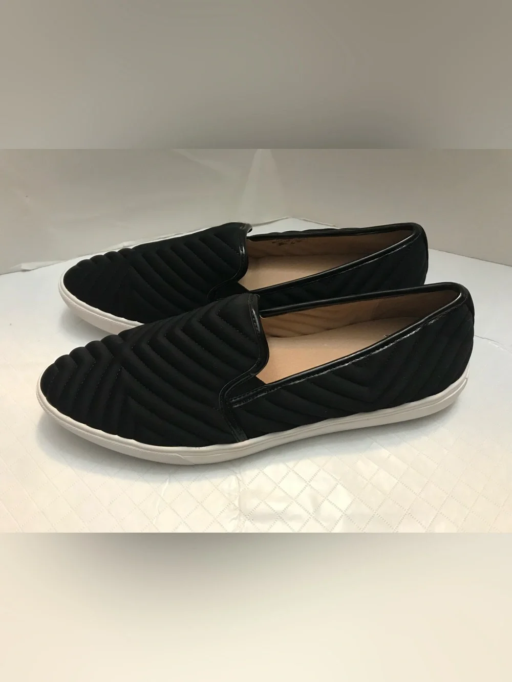 Donald J. Pliner Men's Black Quilted Slip-On Sneakers  Size 9.5 Like New
